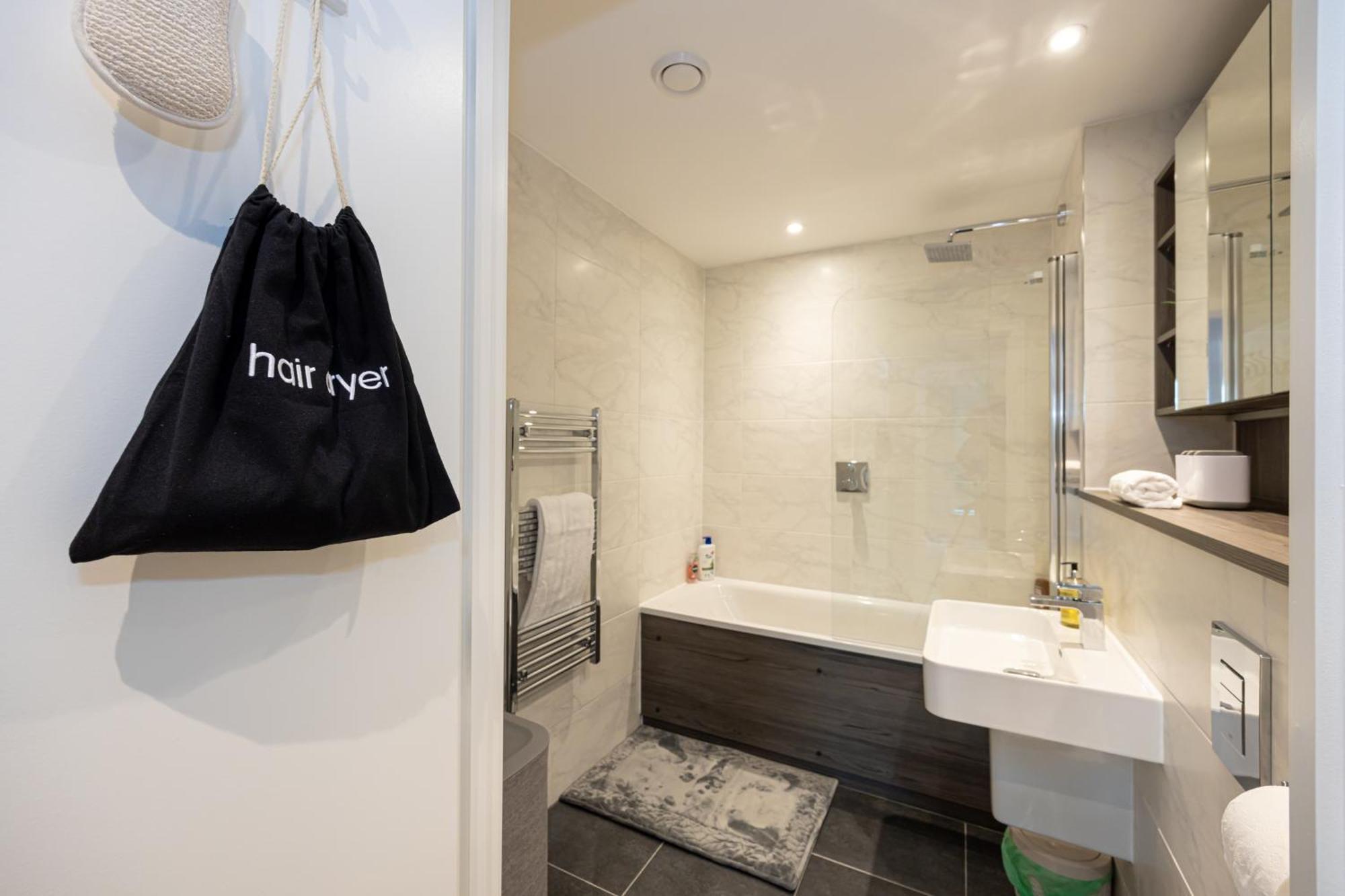 City Centre Luxury Apartment In Deansgate Манчестър Екстериор снимка
